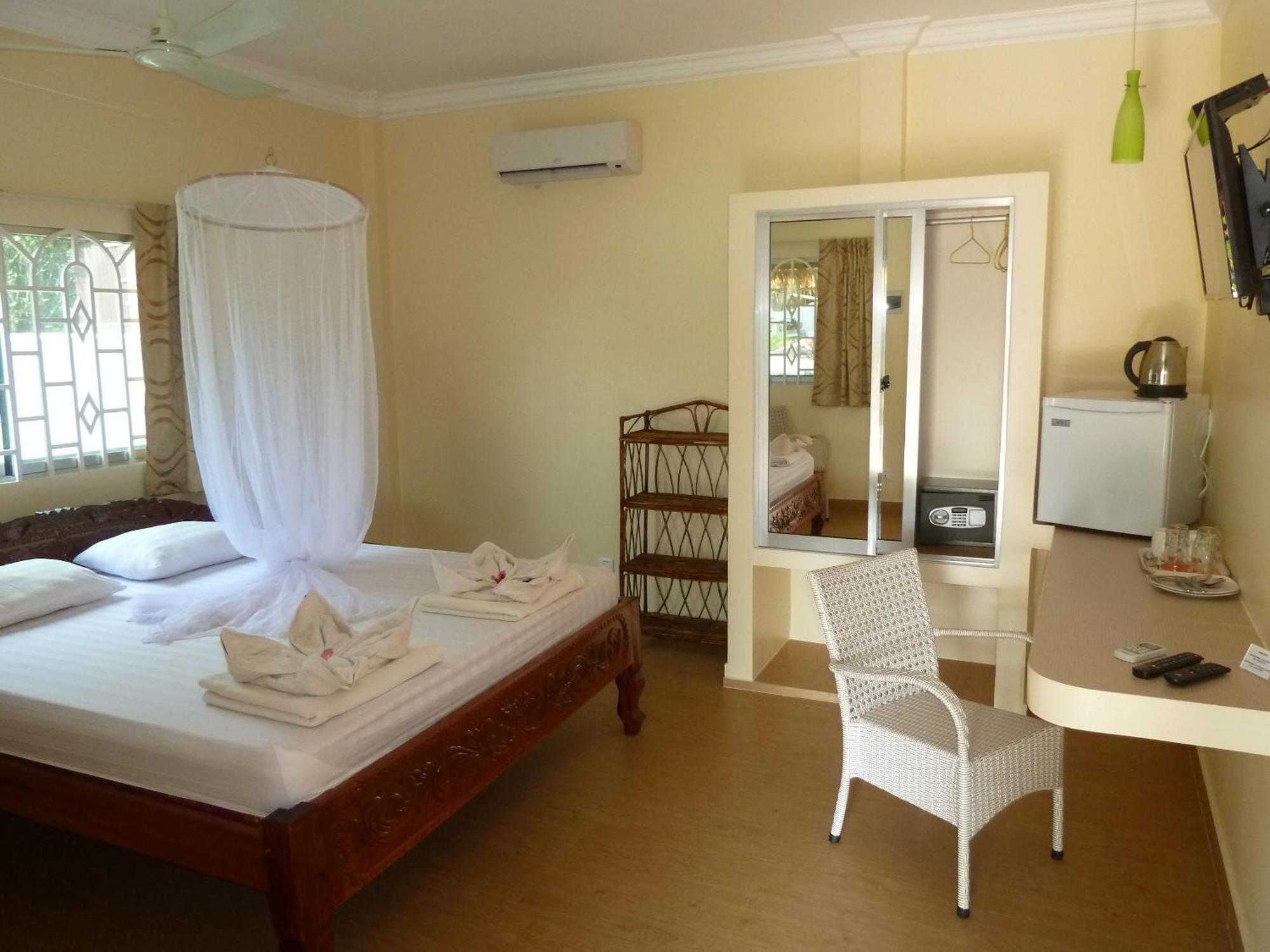 Sunset Lounge Hotel Sihanoukville Room photo
