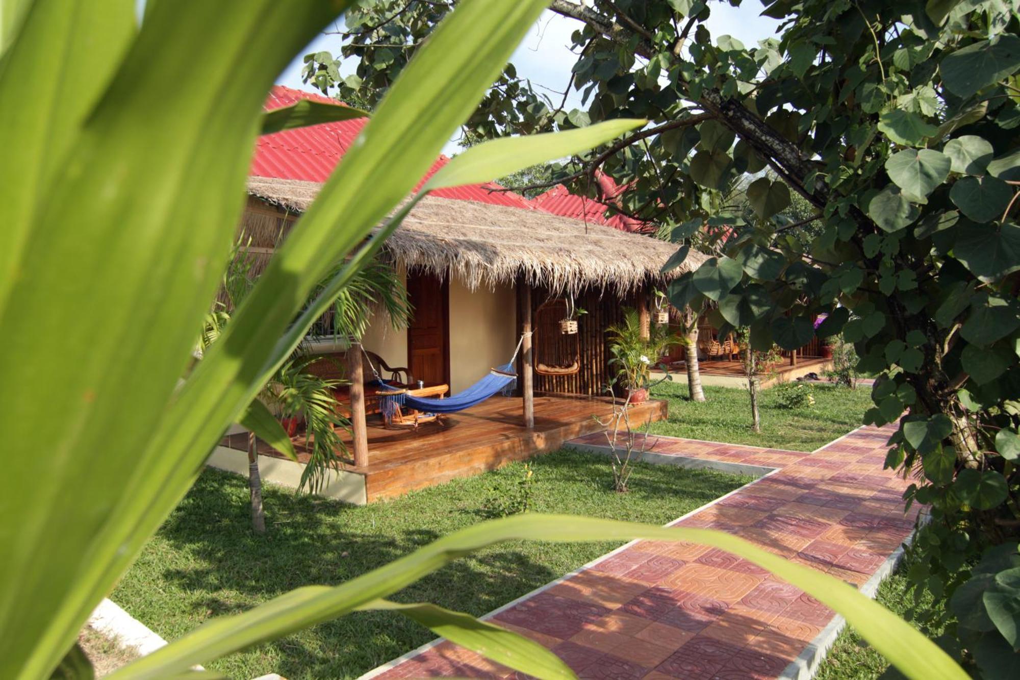 Sunset Lounge Hotel Sihanoukville Room photo