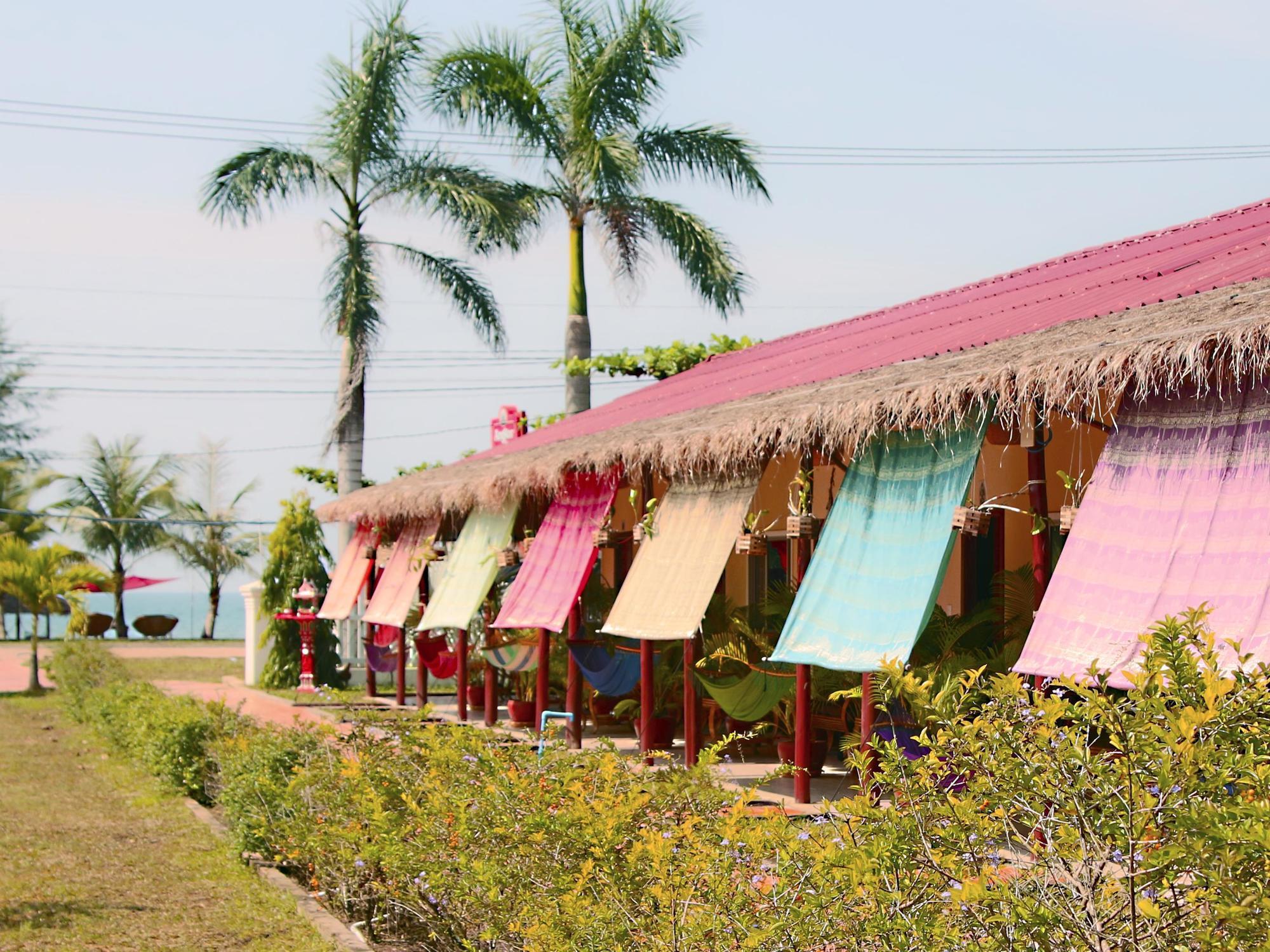 Sunset Lounge Hotel Sihanoukville Exterior photo