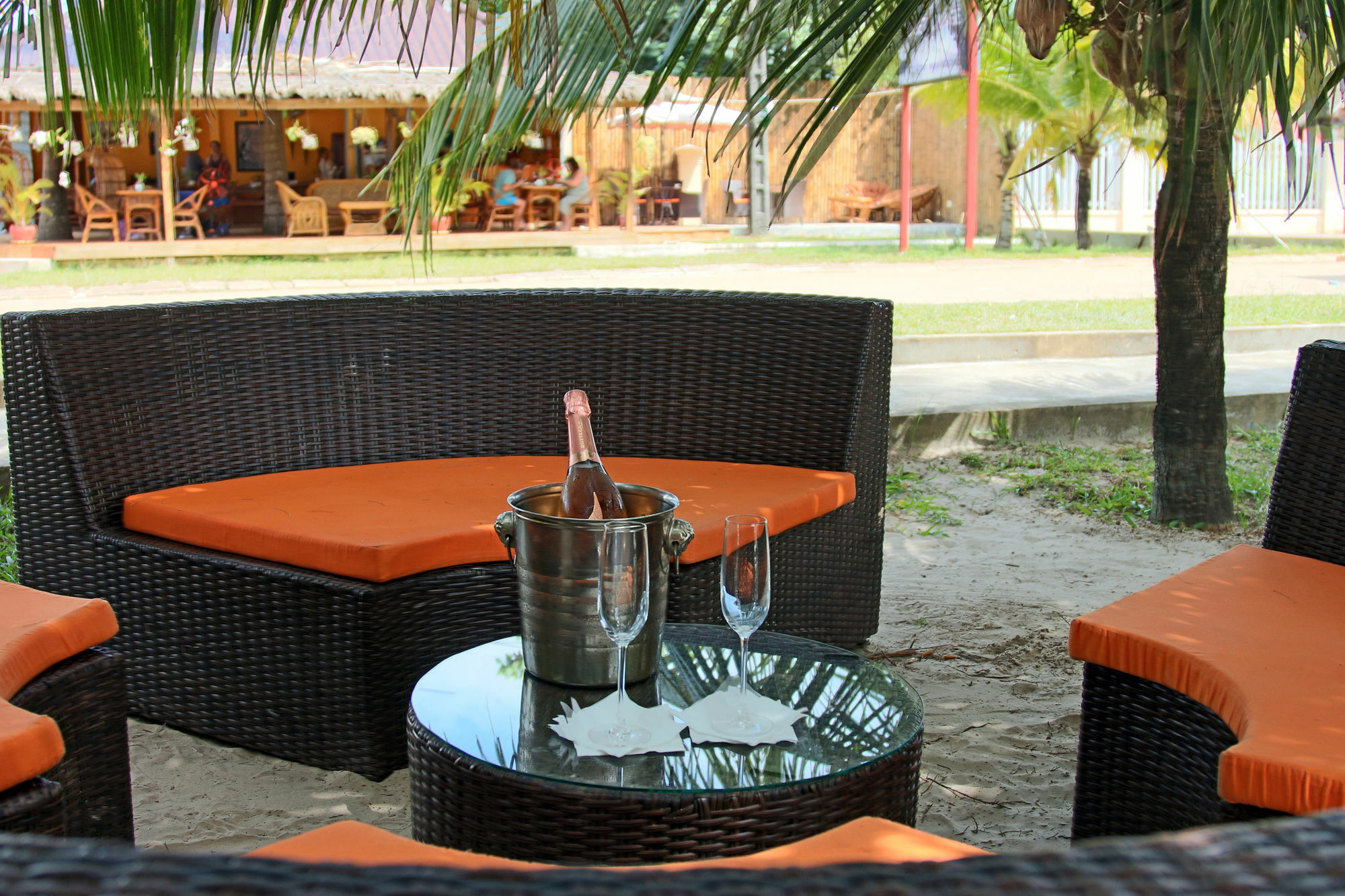 Sunset Lounge Hotel Sihanoukville Exterior photo